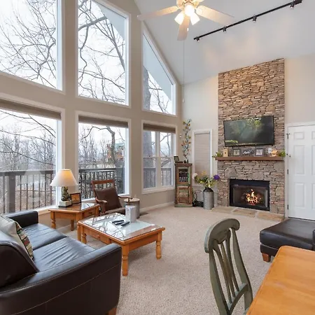 Kickback Kabin, 3 Bedrooms, Deck, Hot Tub, Pool Access, Sleeps 6 Gatlinburg Exterior photo